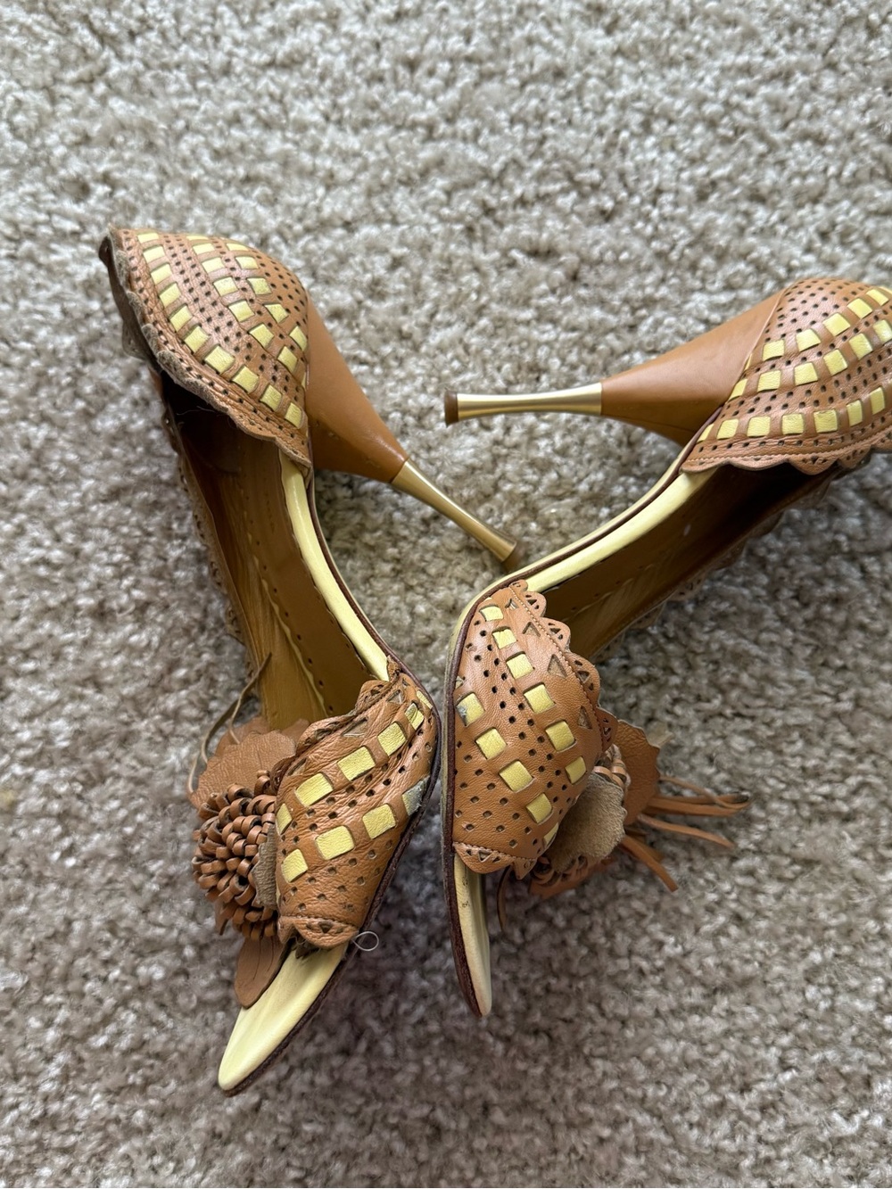 BCBG Max Azria Leather Floral Peep Toe Heels Brown Gold Laser Cut Pumps 8.5 HTF - Picture 2 of 11